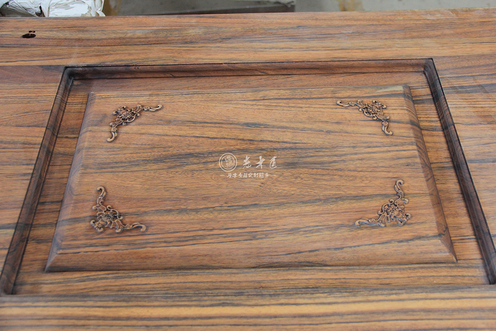 中式整板原木門(mén)