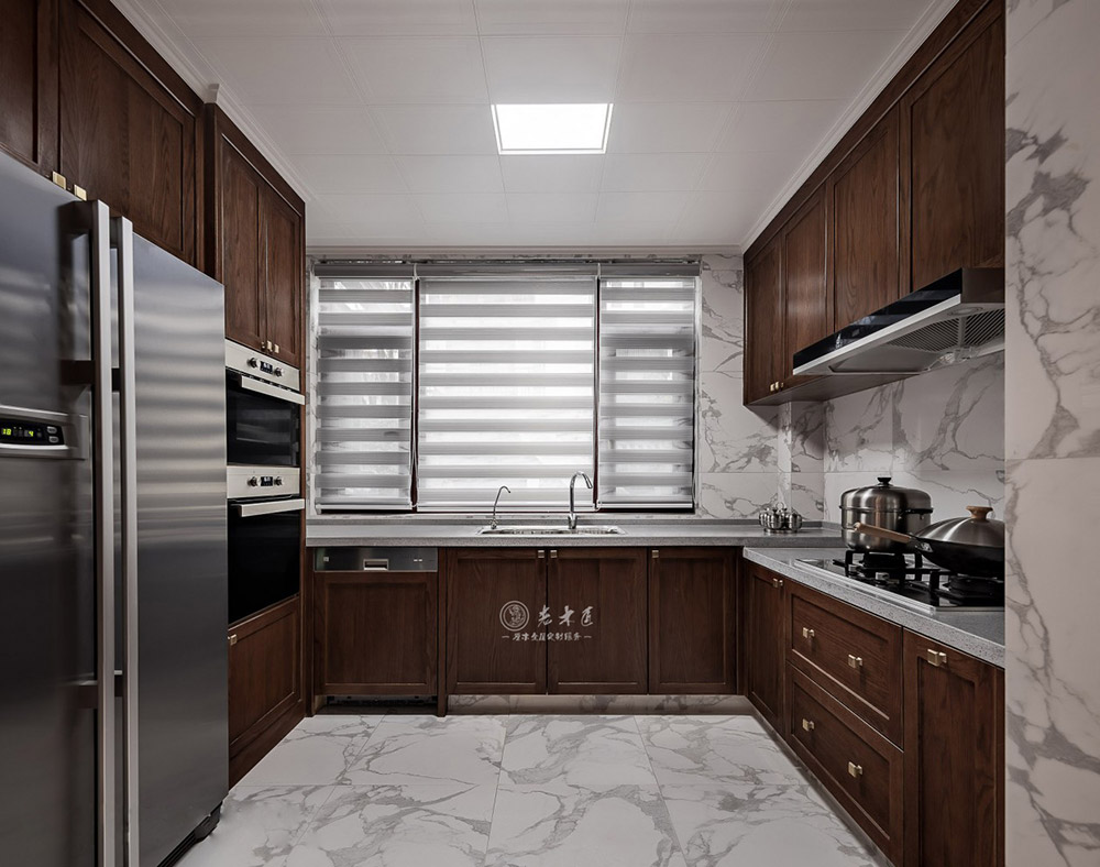 別墅新中式原木全屋定制