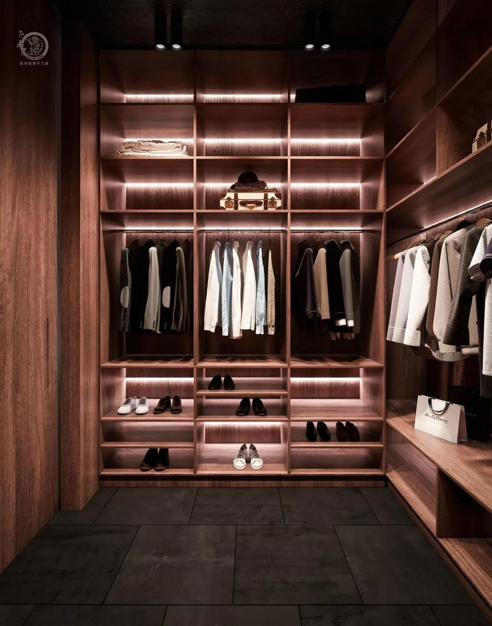 極簡(jiǎn)輕奢風(fēng)衣帽間