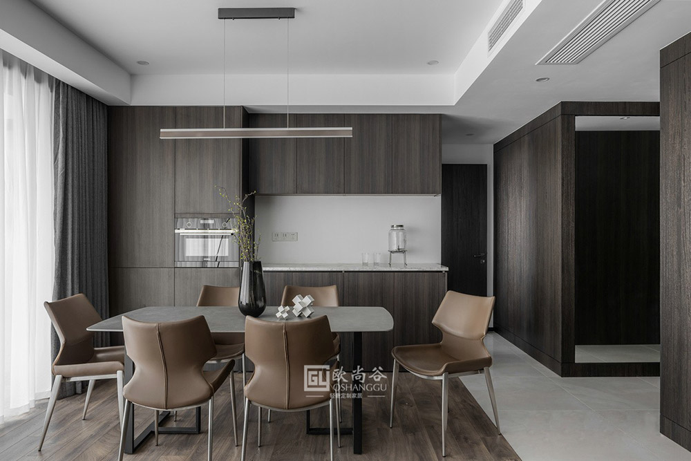 原木極簡輕奢餐廳