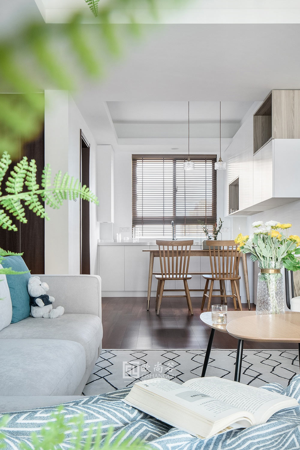 原木極簡輕奢餐廳