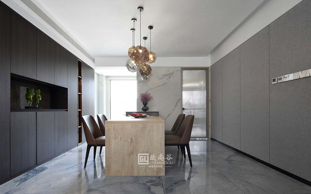 原木極簡輕奢餐廳