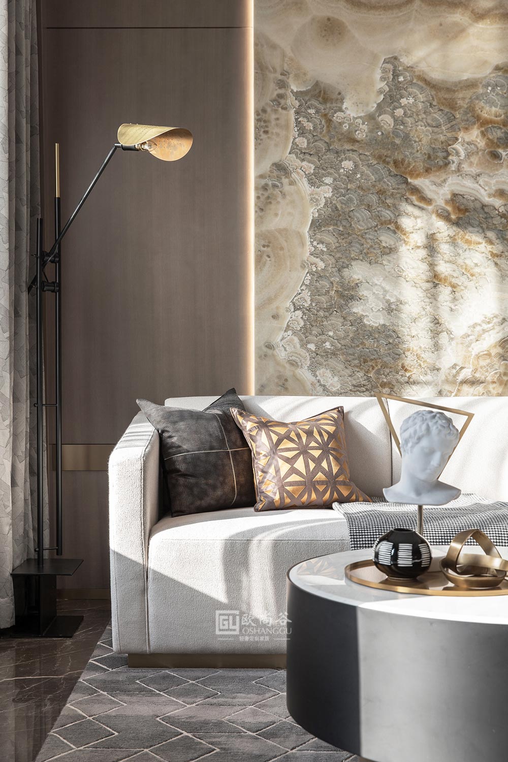 極簡輕奢客廳背景設(shè)計