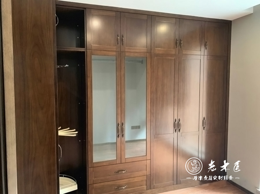 全屋定制簡(jiǎn)中風(fēng)格