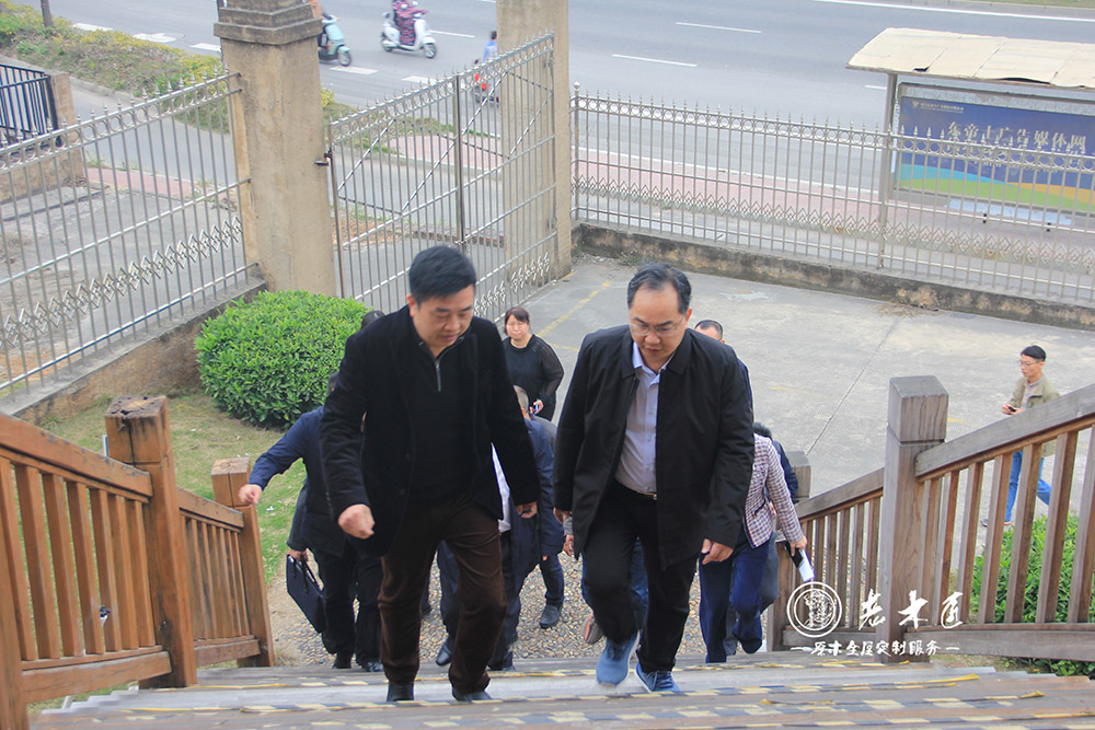 省林業(yè)局林旭東副局長(zhǎng)老木匠調(diào)研