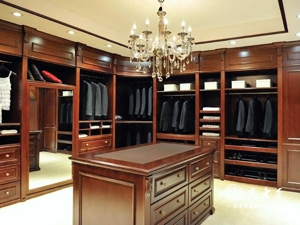 步入式衣柜裝修圖片 原木衣柜圖片